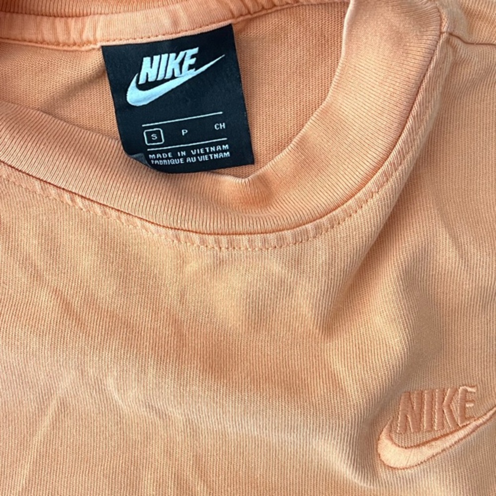 Nike Orange Cropped T-Shirt - Picture 4 of 4
